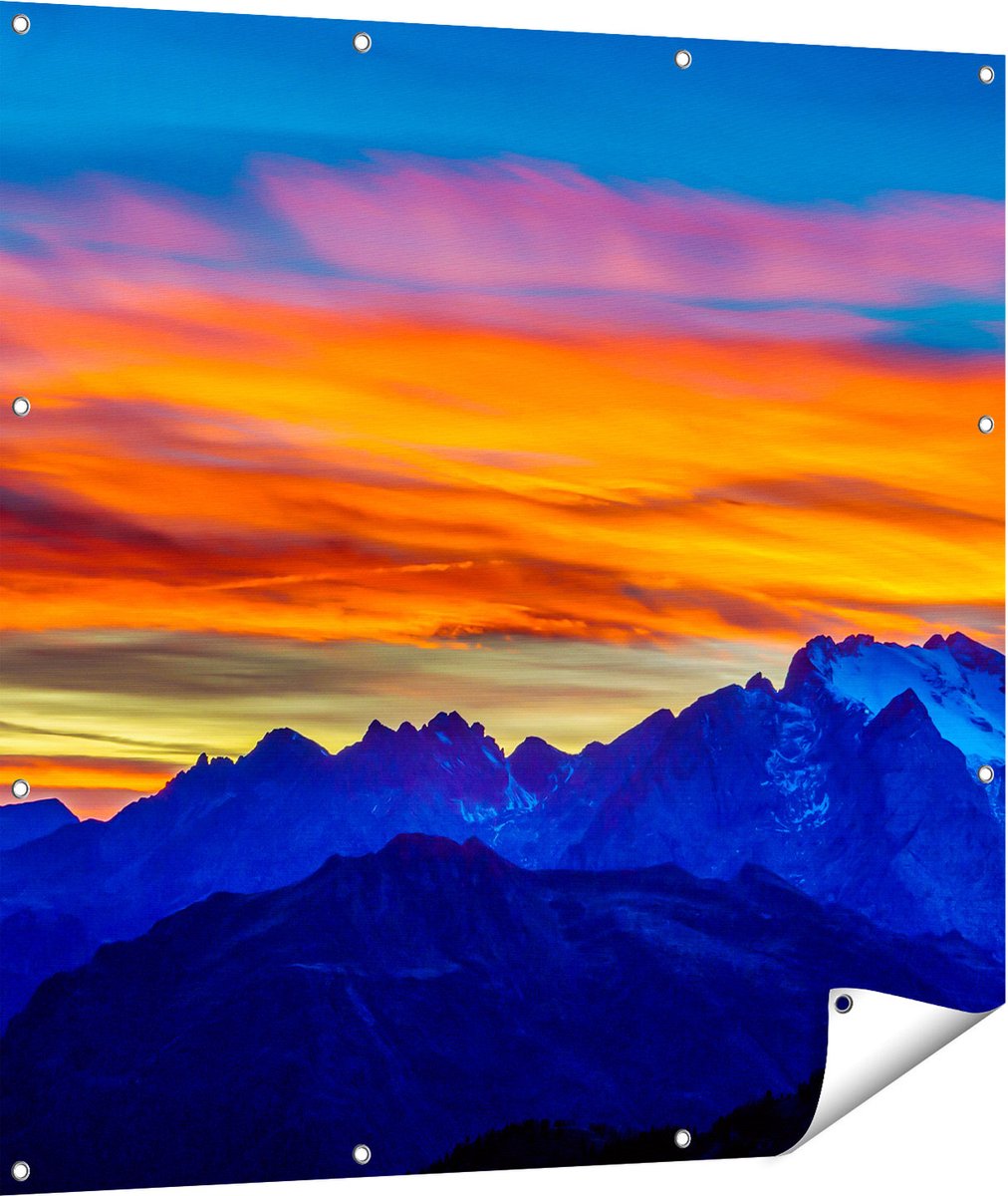 Gards Tuinposter Oranje Zonsondergang in de Bergen - 110x110 cm - Tuindoek - Tuindecoratie - Wanddecoratie buiten - Tuinschilderij Multikleur