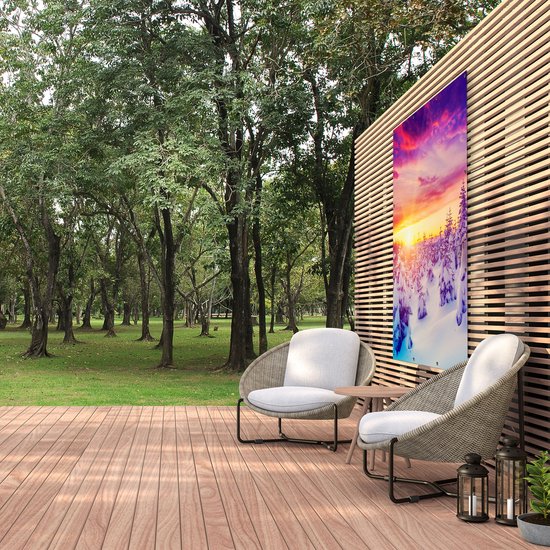 Gards Tuinposter Zonsondergang in het Sneeuw Bos - 120x150 cm - Tuindoek - Tuindecoratie - Wanddecoratie buiten - Tuinschilderij