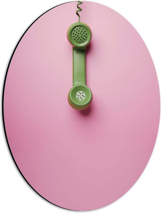 Dibond Ovaal - Groene Traditionele Telefoon op Roze Achtergrond - 30x40 cm Foto op Ovaal (Met Ophangsysteem)