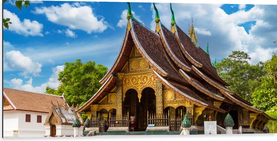 Dibond - Goud met Bruine Wat Xiengthong Tempel in Luang Pabrang, Laos - 100x50 cm Foto op Aluminium (Met Ophangsysteem)