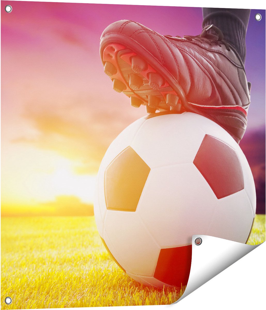 Gards Tuinposter Klassieke Voetbal Aftrap met Zonsondergang - 70x70 cm - Tuindoek - Tuindecoratie - Wanddecoratie buiten - Tuinschilderij Multikleur