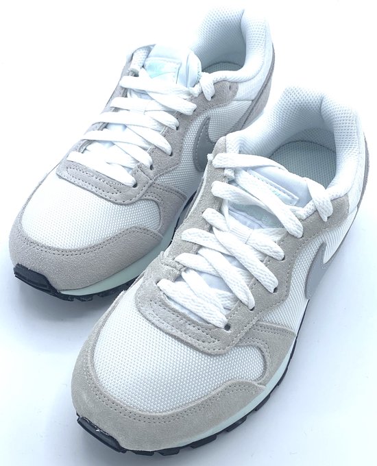 Nike MD Runner 2 Baskets pour femmes Femme Taille 36 5 bol