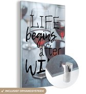 MuchoWow® Glasschilderij 80x120 cm - Schilderij acrylglas - Wijn quote 'Life begins after wine' met wijnglazen - Foto op glas - Schilderijen