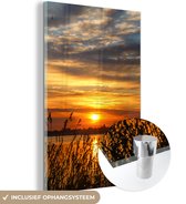 Glasschilderij - Wanddecoratie - Landschap - Zee - Zonsondergang - Planten - Acrylplaat - 60x90 cm - Foto op glas - Schilderij glas - Acrylglas - Woondecoratie