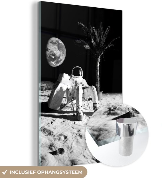 Peinture sur Verre - Astronaute - Zwart - Wit - Chaise - 100x150 cm - Peintures sur Verre Peintures - Photo sur Glas