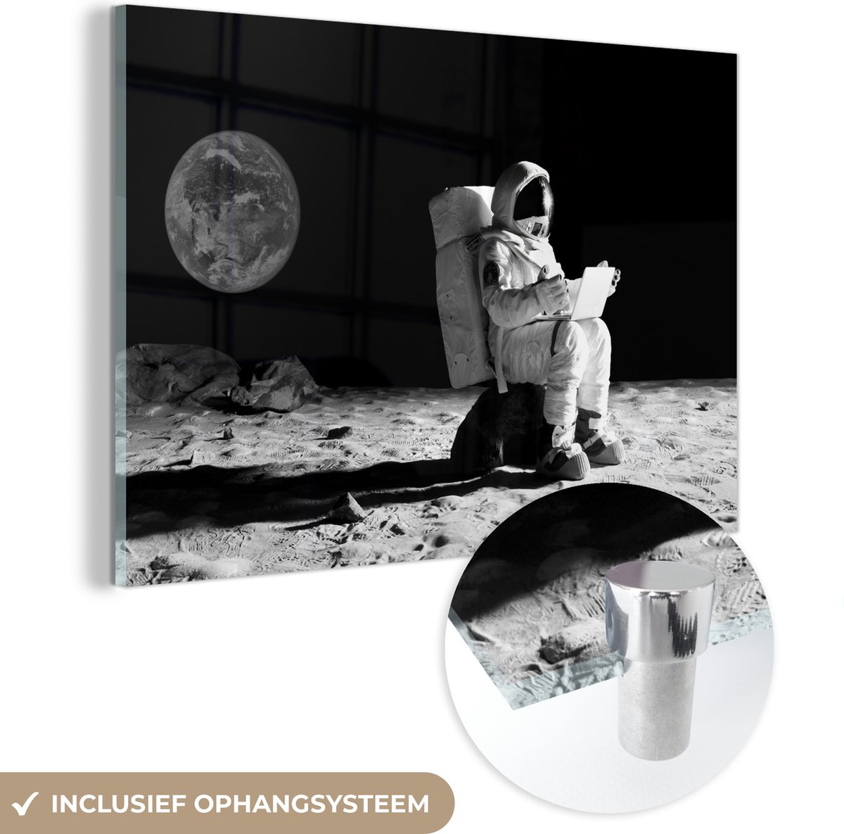 ® Glasschilderij 120x80 cm - Schilderij acrylglas - Astronaut - Maan - Laptop - Foto op glas - Muurdecoratie woonkamer - Wanddecoratie slaapkamer - Schilderijen