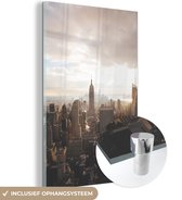 MuchoWow® Glasschilderij 20x30 cm - Schilderij acrylglas - New York - Architectuur - Licht - Foto op glas - Schilderijen