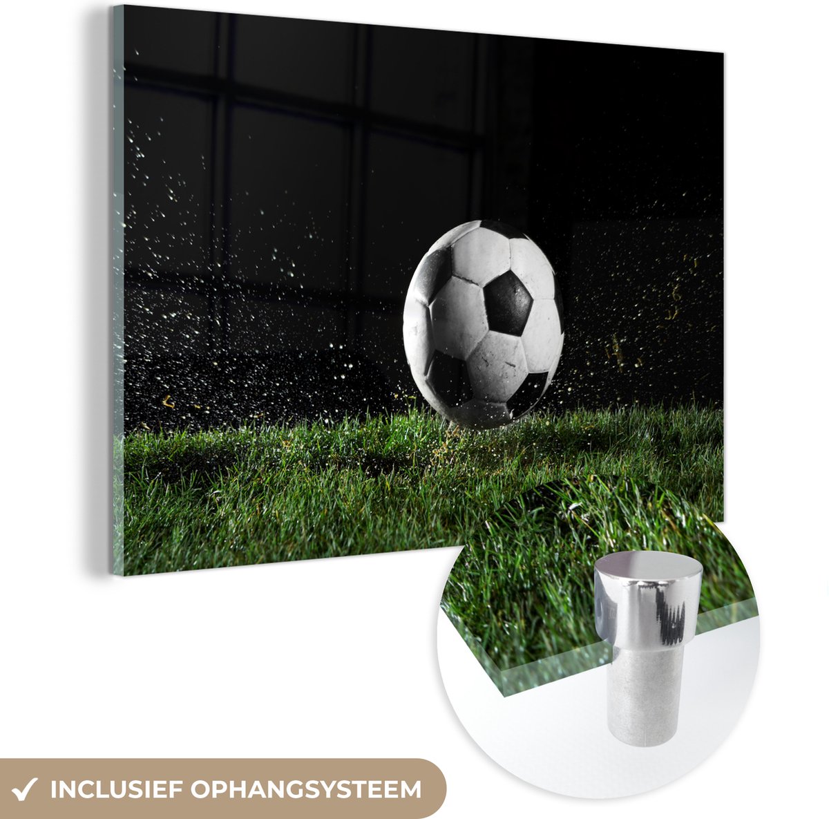 ® Glasschilderij 30x20 cm - Schilderij acrylglas - Voetbal in het gras - Foto op glas - Muurdecoratie woonkamer - Wanddecoratie slaapkamer - Schilderijen