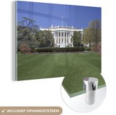 MuchoWow® Glasschilderij 150x100 cm - Schilderij acrylglas - Witte Huis gazon Washington DC - Foto op glas - Schilderijen
