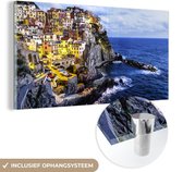 MuchoWow® Glasschilderij 40x20 cm - Schilderij acrylglas - Cinque Terre verlicht tijdens de schemering in Italië - Foto op glas - Schilderijen