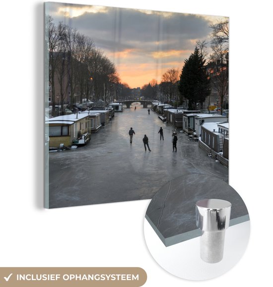 MuchoWow® Glasschilderij 20x20 cm - Schilderij acrylglas - Amsterdam - Schaatsen - Winter - Foto op glas - Schilderijen