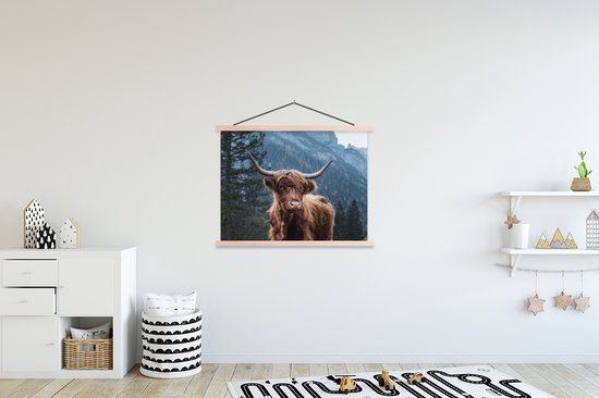 Porte-affiche avec affiche - Affiche scolaire - Highlander écossais - Forêt - Montagnes - 150x113 cm - Lattes noires