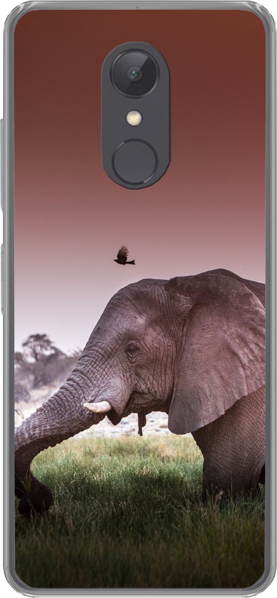 Telefoonhoesje Geschikt voor Xiaomi Geschikt voor Redmi 5 hoesje - Olifant - Gras - Zon - Dieren - Siliconen Telefoonhoesje Telefoonhoesje