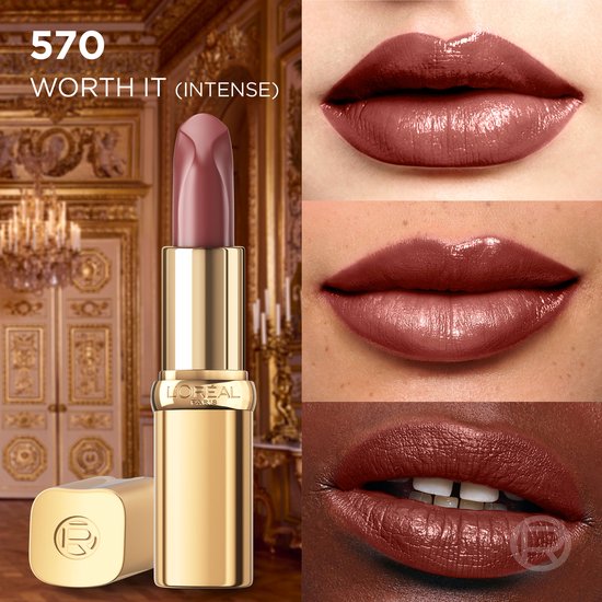 Gouden huls met een roze-bruine lipstick, 570 Worth It Intense. Rechtsboven 3 close-ups van lippen met de lipstick op.