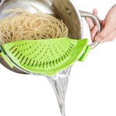 Passoire à pression, filtre à passoire en silicone à clipser s'adapte à tous les pots et bols pour spaghettis, pâtes, nouilles et fruits - Vert