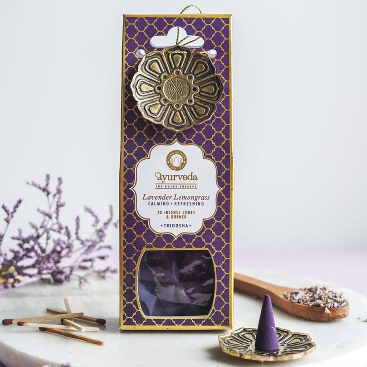 COPPER SPECIALIST Song of India - Song of India - Ayurveda Incense cones with Metal hanging burner - Lavender Lemongrass (Tridosha) - 20 stuks Messing