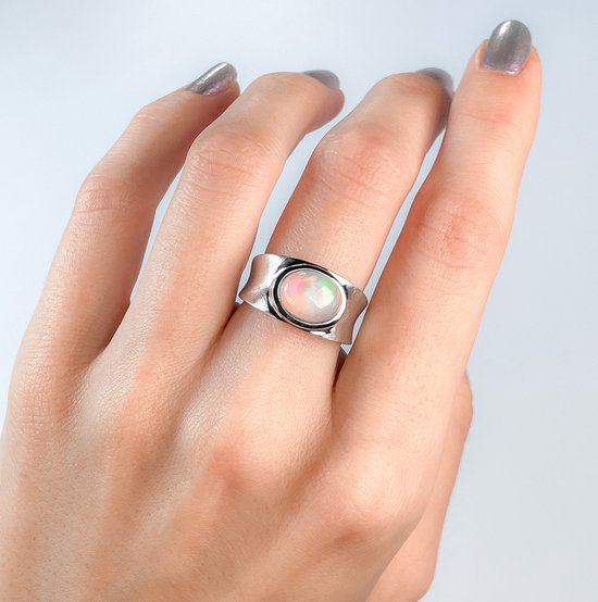 Cavill - Zilveren ring met 1,553 ct ovale Welo-opaal cabochon uit Ethiopië - 925 Sterling zilver - Brede moderne damesring - Luxe sieraden
