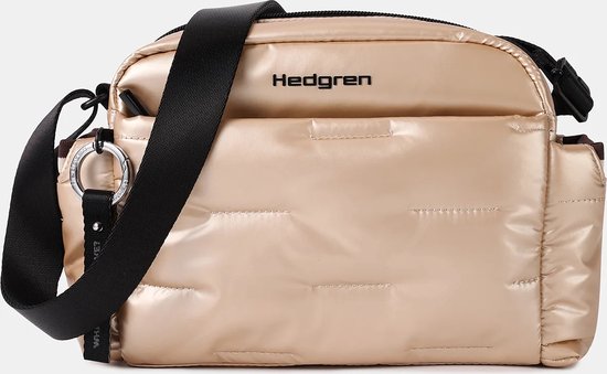 Gouden, glanzende, gewatteerde schoudertas met Hedgren-logo en zwarte band.