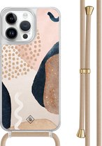 Casimoda® hoesje met beige koord - Geschikt voor iPhone 13 Pro Max - Abstract Dots - Afneembaar koord - TPU/polycarbonaat - Bruin/beige
