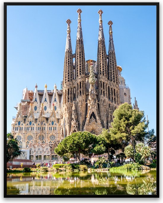 Sagrada familia kerk fontein fotolijst met glas 40 x 50 cm - Prachtige kwaliteit - kerk - Woonkamer - Spanje - barcelona - Harde lijst - Glazen plaat - inclusief ophangsysteem - Grappige Poster - Foto op hoge kwaliteit uitgeprint