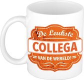 De leukste collega van de wereld cadeau koffiemok / theebeker wit met oranje embleem - 300 ml - keramiek - afscheidsmok / cadeaumok collega