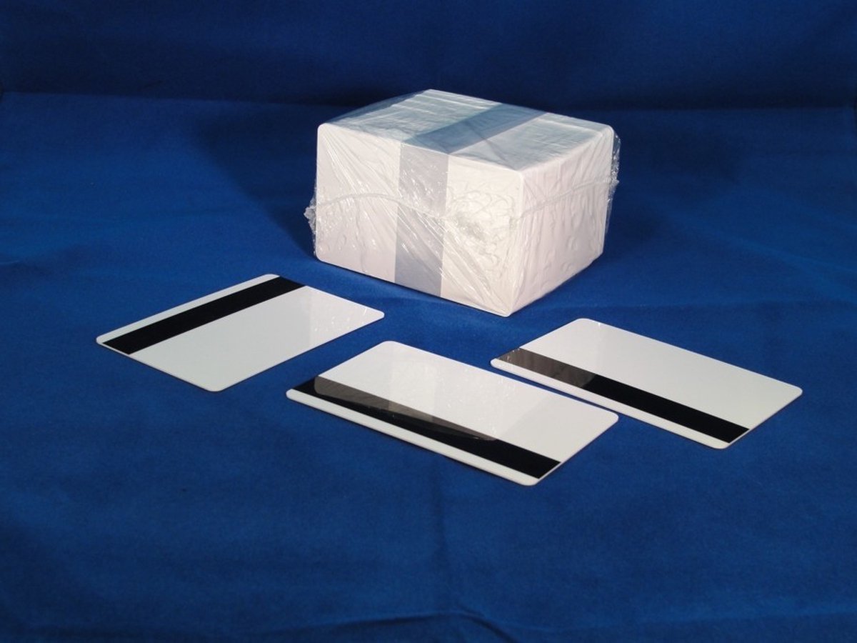 Ultracard PVC card wit m. HiCo magneetstrip doos a 500 stuks