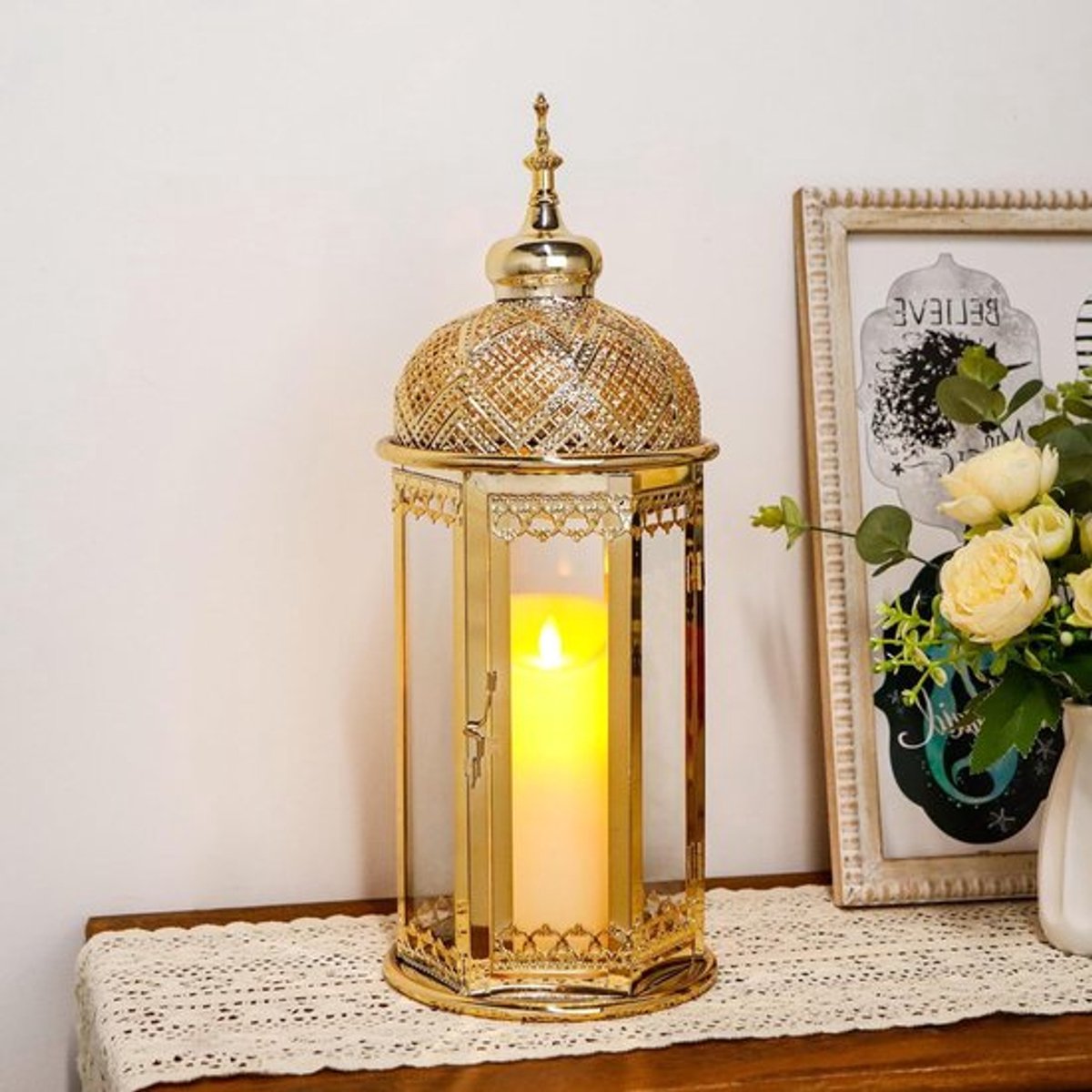 Decoratieve Lantaarn van Metaal met Gehard Glas voor Binnen en Buiten - Perfecte Kaarsenhouder voor Sfeervolle Verlichting en Tuinaccessoires