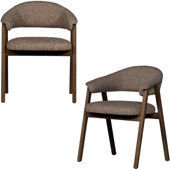 Twee bruine eetkamerstoelen met stoffen zitting en rugleuning en houten frame, vanuit verschillende hoeken.