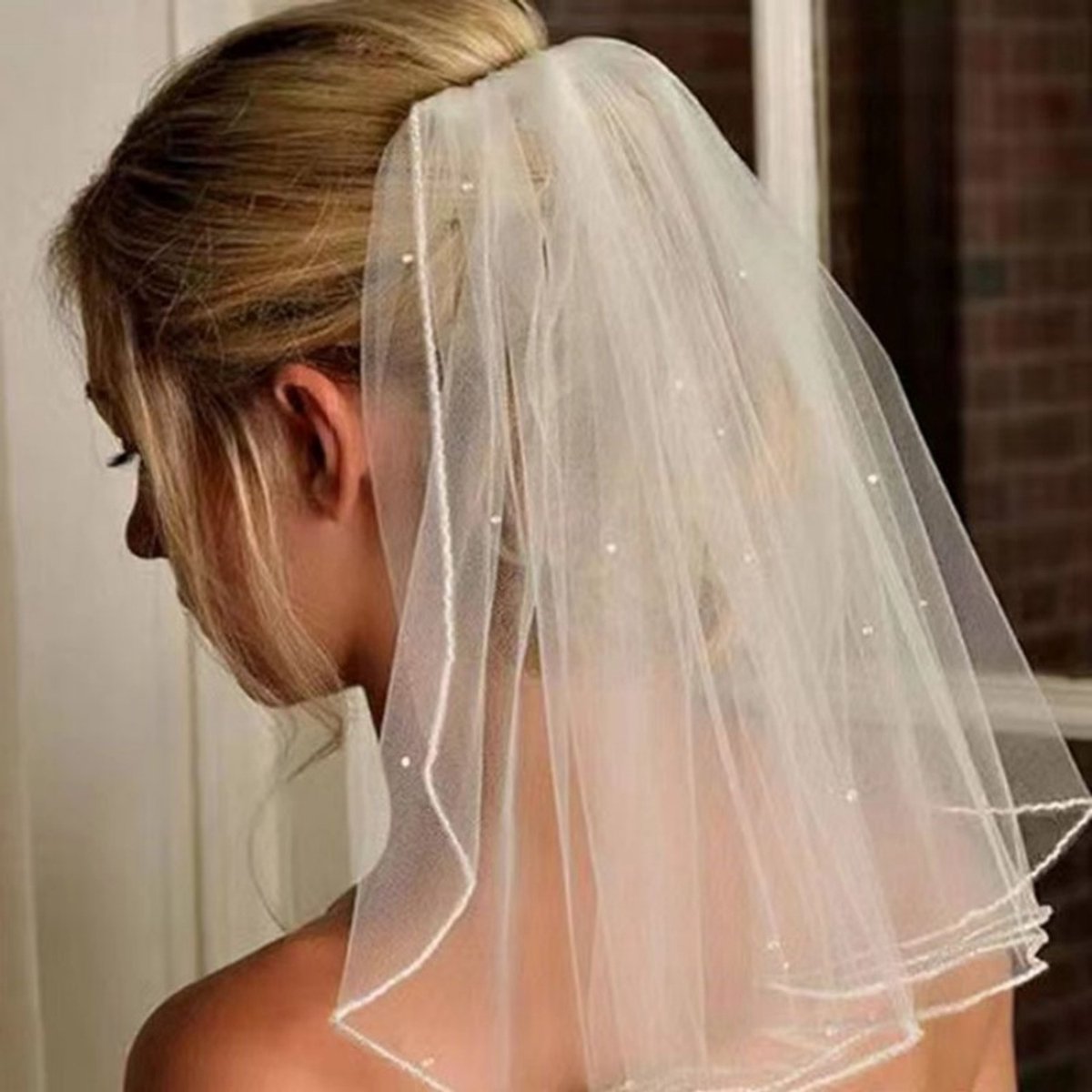 Daity Bruidsluier – Elegante, enkelvoudige, versierde bruidssluier – Korte sluier – Dames – Hoofdbandmodel – Lichtgewicht – Afmeting 47 cm