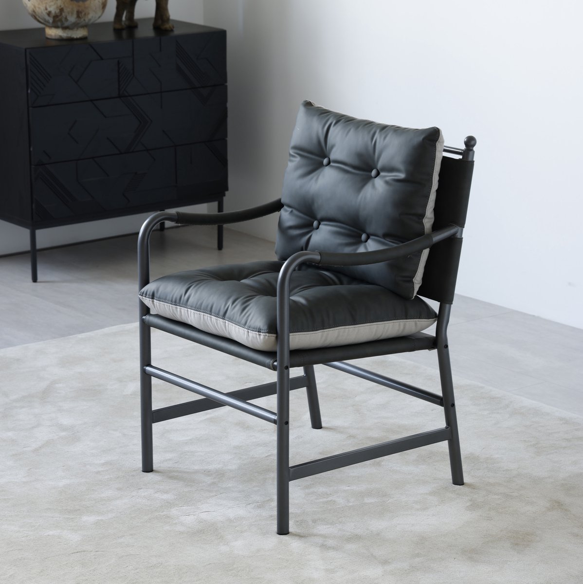 STILVORA Fauteuil - Retro Accentstoel Met Armleuningen - Comfortabele Loungefauteuil - Voor Woonkamer, Slaapkamer En Kantoor - Leer Metaal Zwart