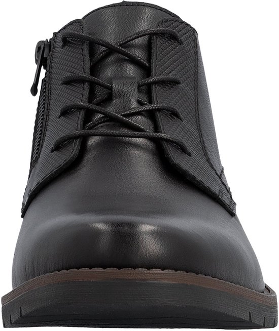 Zwarte leren veterboot, van voren gezien, met ritssluiting en textuurdetail.