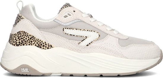 Off-white HUB sneaker met panterprint accenten, mesh en slangenprint.