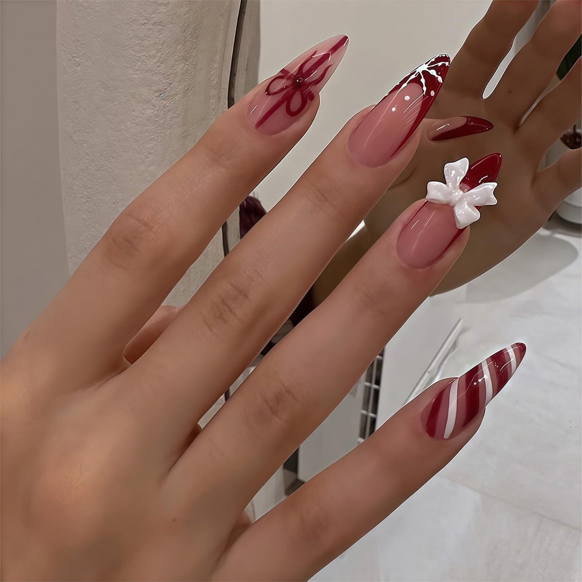 SolidKeus - 24 Stuks Rode Franse Tip Valse Nagels met 3D Strikje