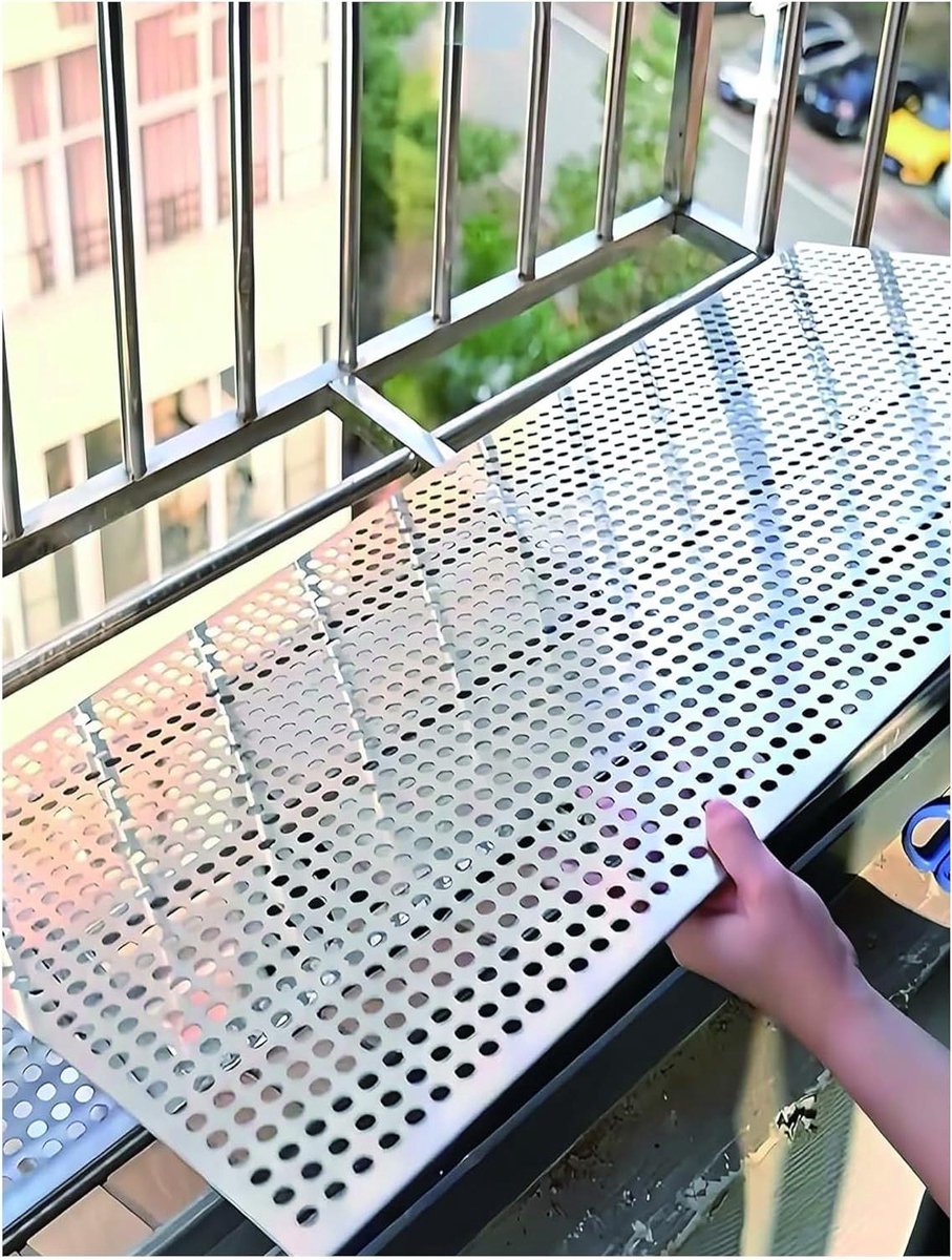 Geperforeerde Metalen Plaat - Gaasscherm Metaal - Decoratie en Bescherming - 10mm Gaten - 25 x 120 cm - Zilver