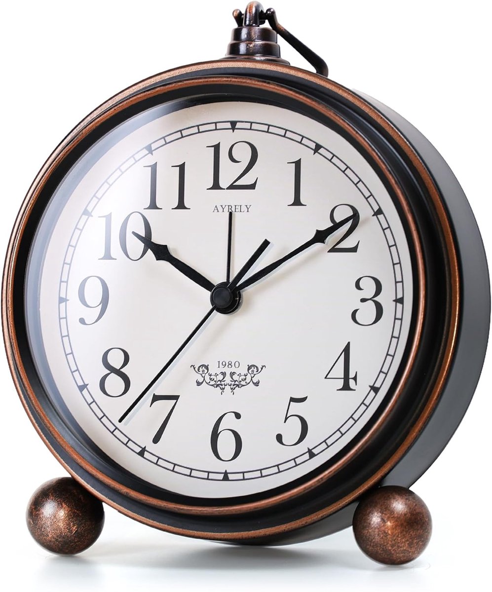 SnelShoppen - Vintage analoge wekker 13,5 cm - Stil batterij-aangedreven metalen tafelklok met licht - Retro bureau en nachtkastje klok voor slaapkame