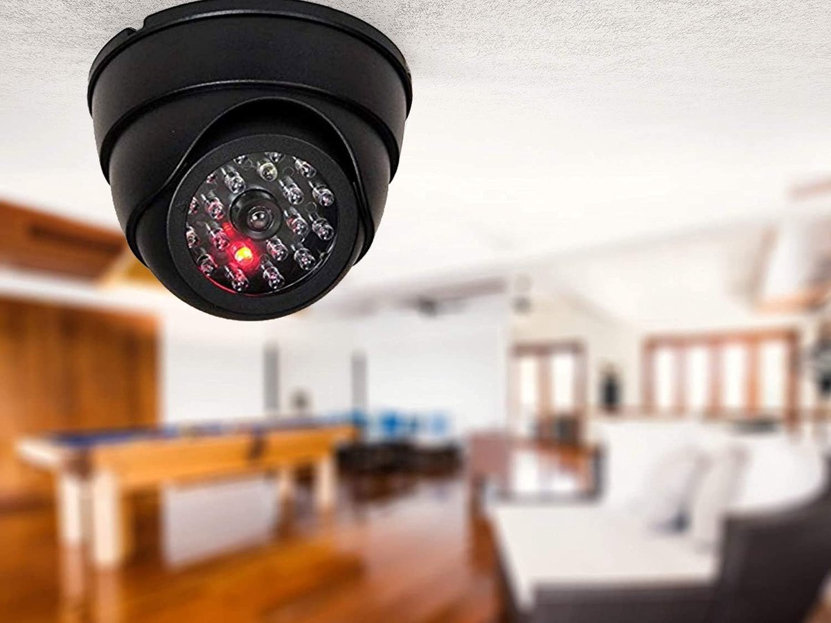 SnelShoppen - Dummy Surveillance Camera Dome - Realistische Beveiligingscamera met Lens, 25 IR LEDs, Flashing LED, Waterdicht, Ø 9.5 cm, H 6.8 cm, Inc