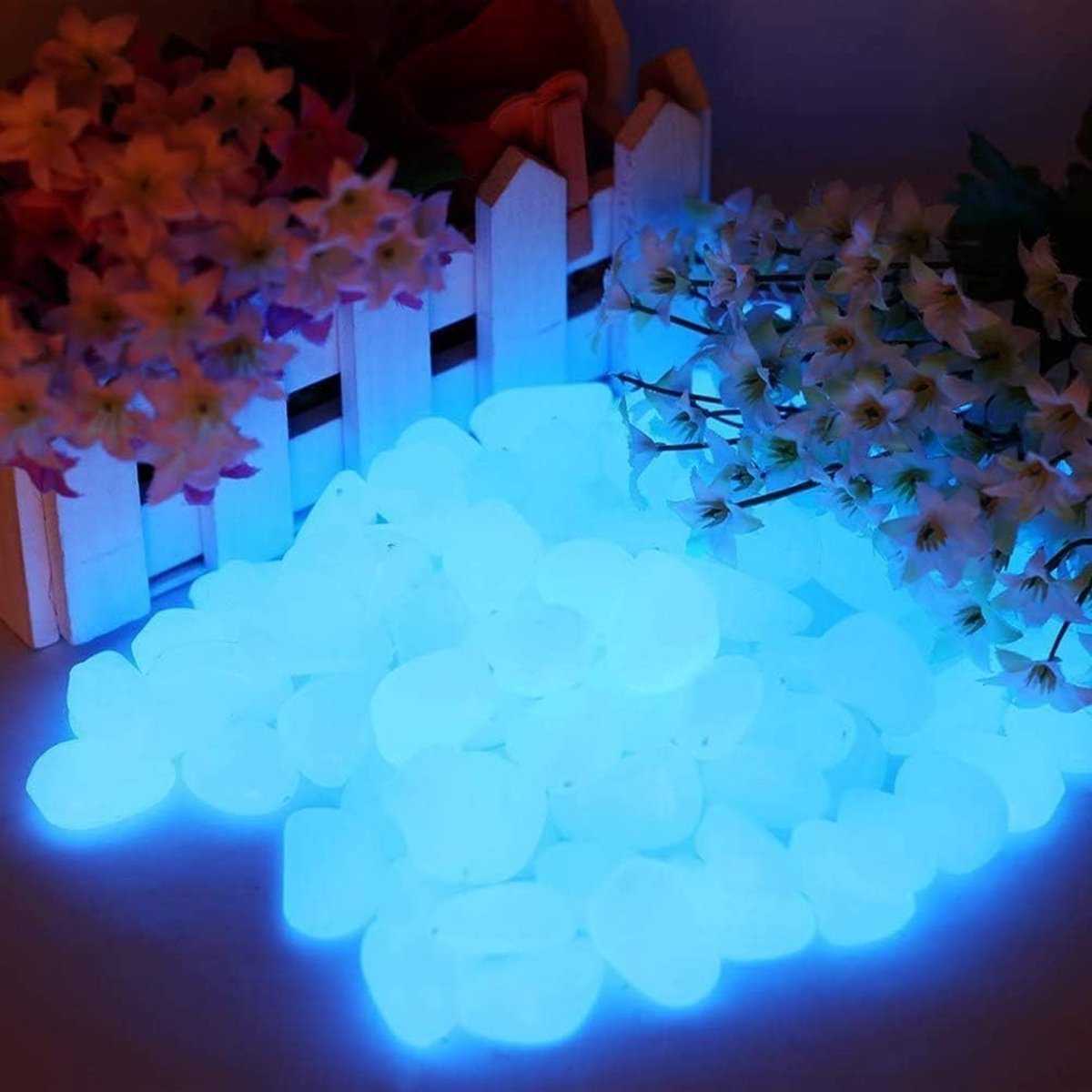SnelShoppen - 200 Stuks Lichtharde Blauwe Decoratieve Steentjes - Glanzende Resin Kiezels voor Tuin, Aquarium, Buiten, en Decoratie - Veilig en Milieu