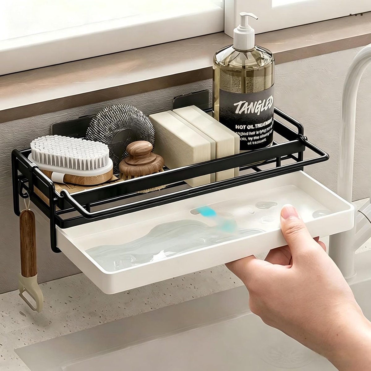 SnelShoppen - Keukenafvoer Organiser met Afvoerpan, Multifunctionele Spongehouder, Metalen Hangende Organizer met Twee Haakjes, Zwart, Voor Keuken en