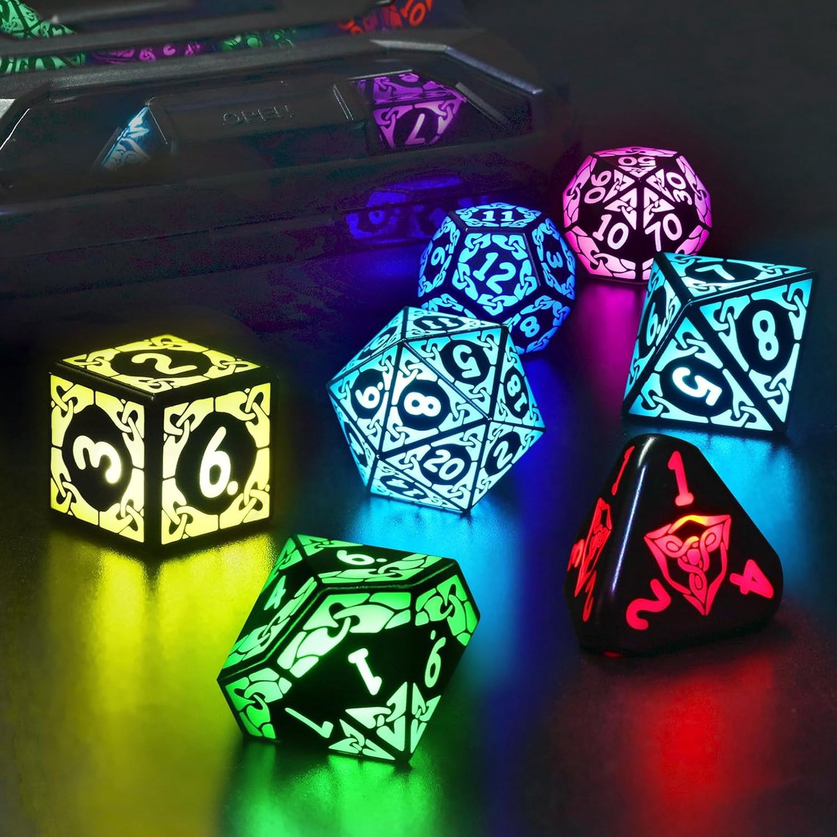 SnelShoppen - LED Dobbelstenen Set D&D Oplaadbaar, DND Dobbelstenen met Draadloze Oplading, RGB Lichtgevende Dobbelstenen voor Dungeons and Dragons Ge
