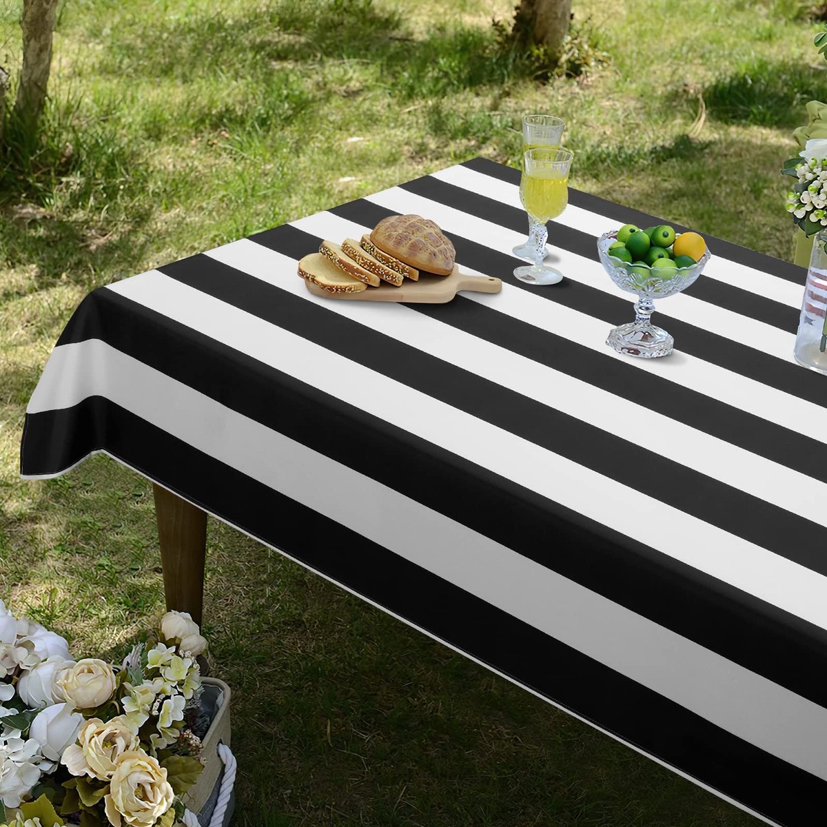 Omgoods - Zwart-witte Gestreepte Waterdichte Tafelkleed voor Rechthoekige Tafels 152 x 213 cm