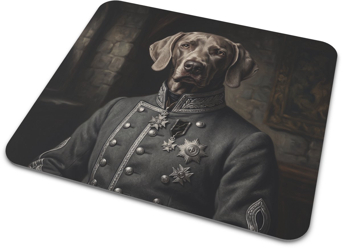 Muismat Weimaraner Weimarse Staande Hond Renaissance Portret Statige Grijze Hond in Militair Uniform met Zilveren Onderscheidingen Stoer Cadeau voor Hondenbaasjes en Kantoor Decoratie 22x20 cm