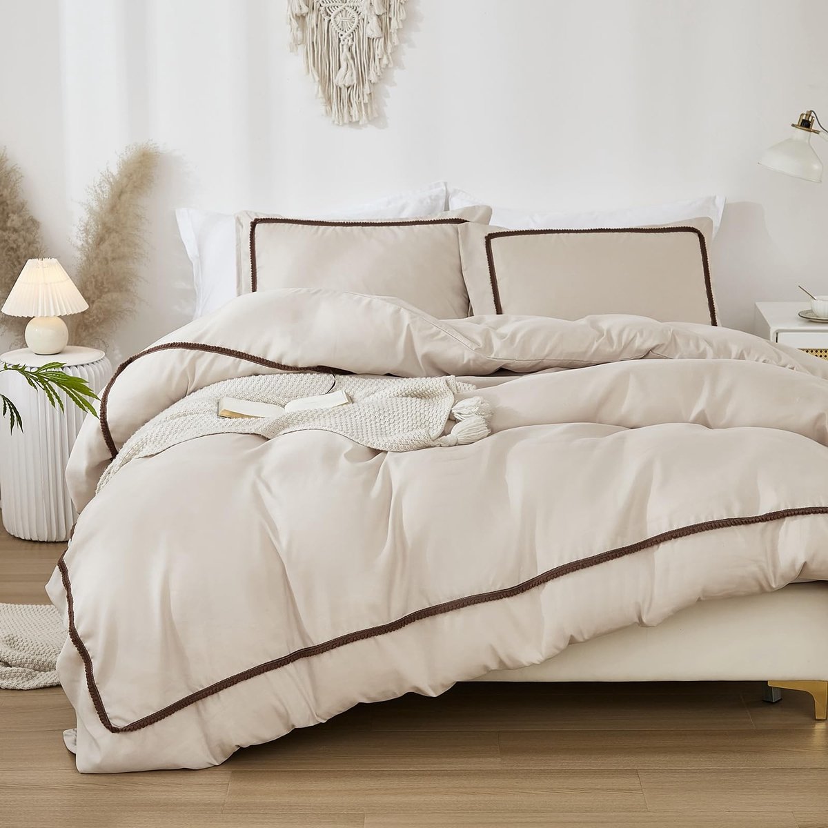 Omgoods - Taupe Kleurig Duvet Cover Set met Pompon Design