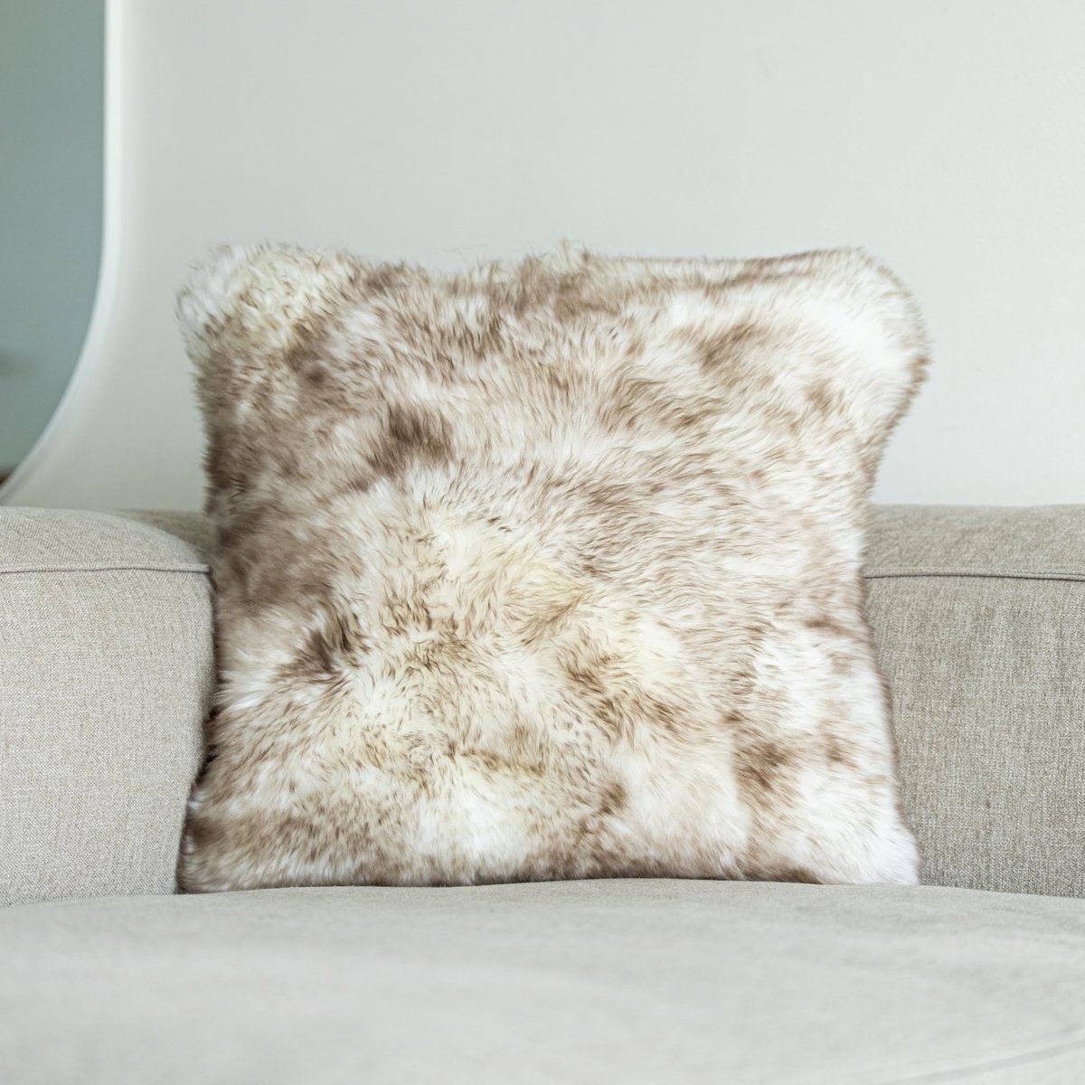 Omgoods - Lambskin Kussenhoes 50x50cm voor Scandinavische Sfeer