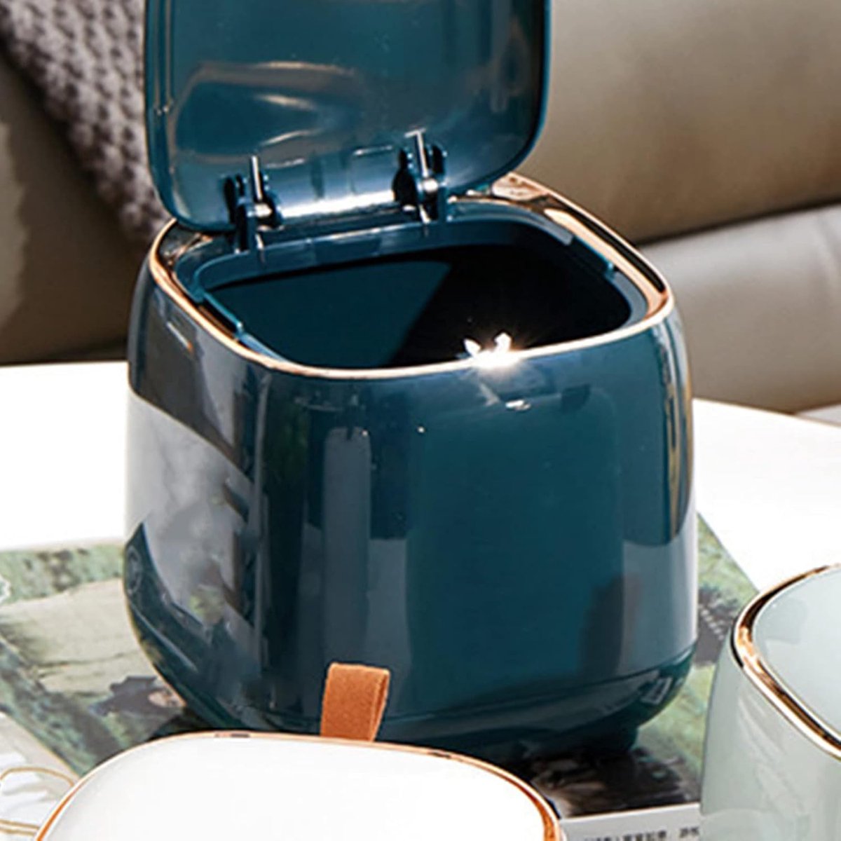 SnelShoppen - Mini Afvalbakje met Deksel, Druktype Bureau Afvalbakje, Klein Vuilnisbakje voor Badkamer, Keuken, Slaapkamer, Kantoor (Donkergroen)