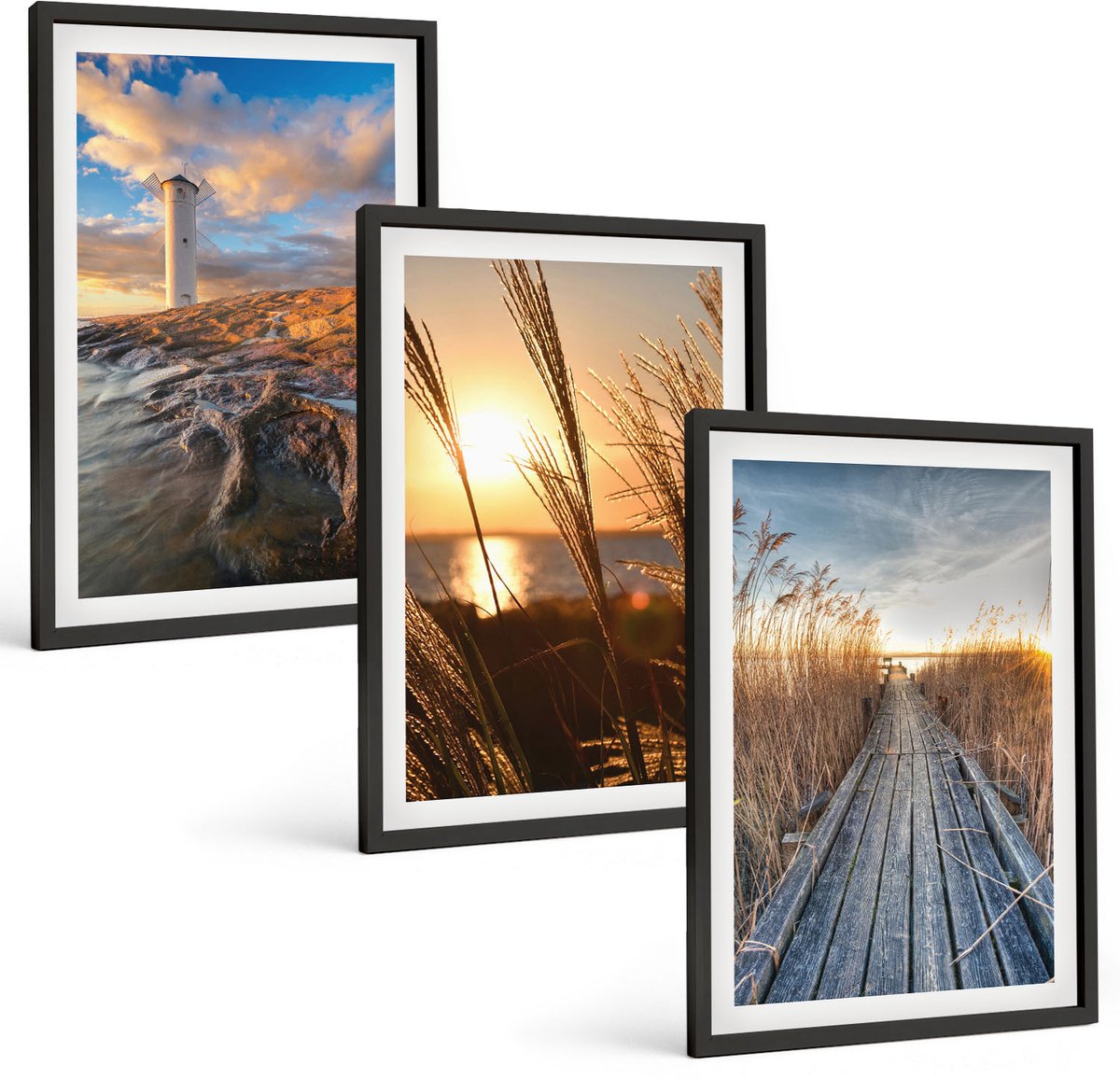 Tulup 4-Delige Schilderij Set - Uitzicht op de vuurtoren over de zee, het gras en een houten pier. - 40 x 60 cm - Moderne Wanddecoratie - Woonkamer - Decoratieve Schilderijen