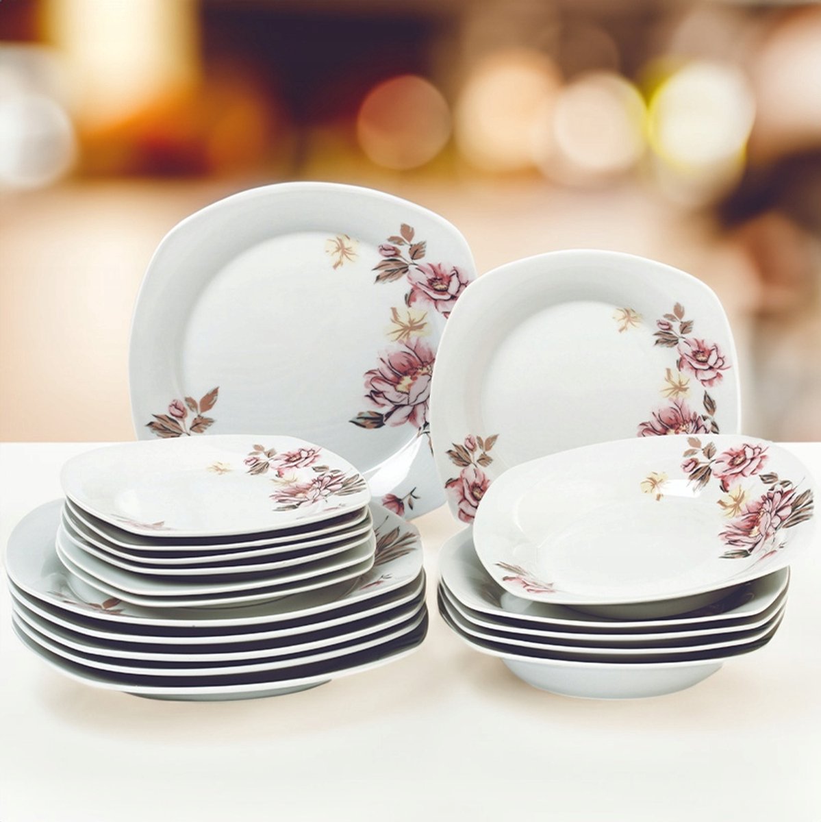 Porseleinen Servies voor 6 personen, met bloemendecor
