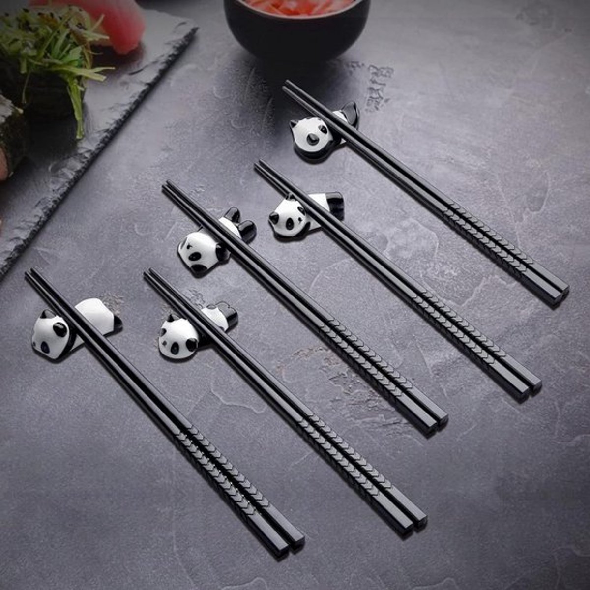 Eetstokjes set van Chinese legering en keramische houders voor restaurant en keuken met antislip grip.