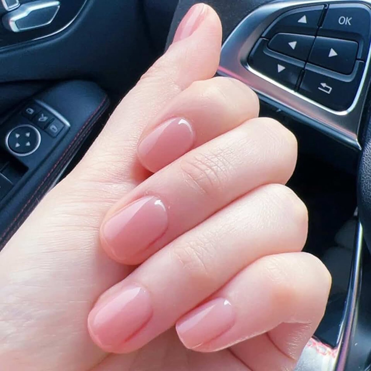 24 stuks nude roze vingernagels om op te plakken, Franse valse nagels kort vierkant, acryl volledige dekking nep nagels met gellijm, herbruikbare kunstnagels voor vrouwen en meisjes