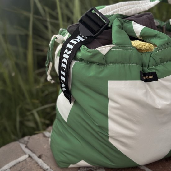 Wildride Schouder Luiertas Grafisch Green van Little Company — afbeelding 5