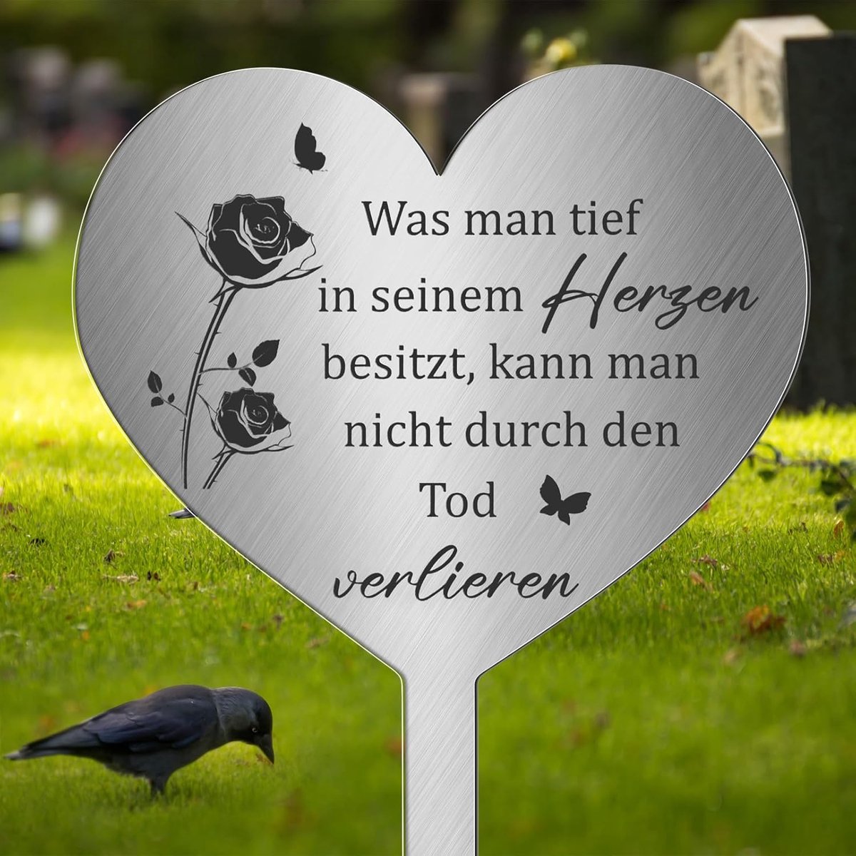 Grafstop hart van metaal met opschrift Wat Man Tief in Seinem Harten Besitzt, Kann Man door Den Tod Nicht Verlieren Hartvormige Grafdecoratie